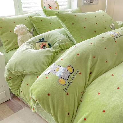 91家纺网 家纺一手货源 找家纺 （总）鸿羽樱（鸿羽樱）家纺 2025新款牛奶绒印花田园小清新儿童三件套四件套