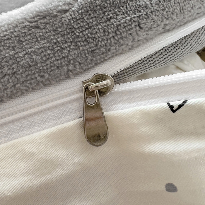 91家纺网 家纺一手货源 找家纺 捌月 2024新款棉加绒A版13372全棉B版高克重牛奶绒四件套直播新品 小情歌