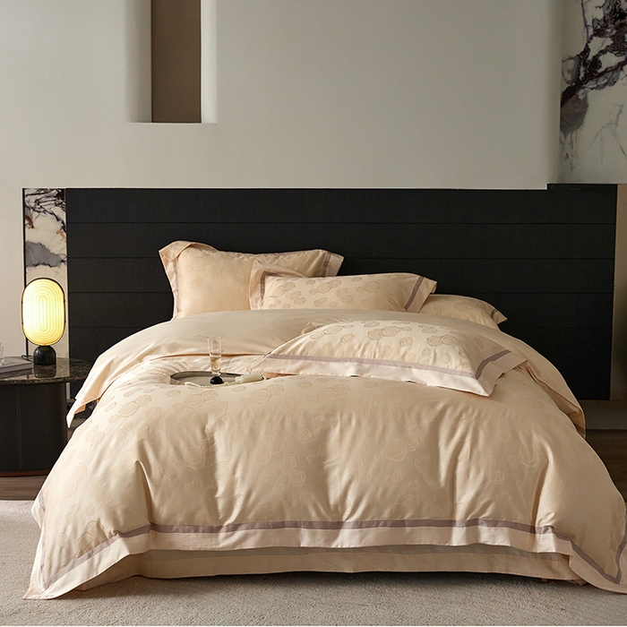 91家纺网 家纺一手货源 找家纺 琉宿家纺 2025新款50s双股长绒棉提花宽边工艺四件套 花漫影-浅香槟