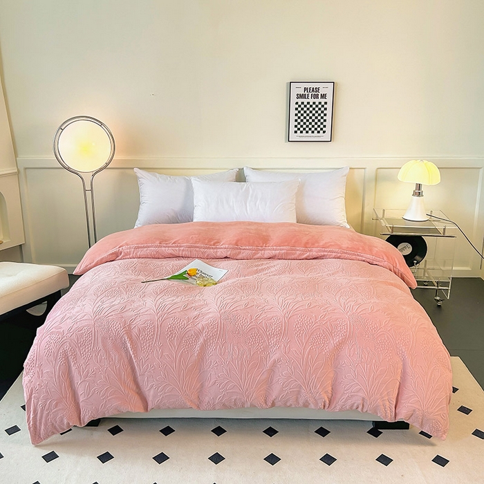 91家纺网 家纺一手货源 找家纺 睡棉坊 2024新款高克重剪花牛奶绒可拆洗冬被被子被芯 森林迷雾