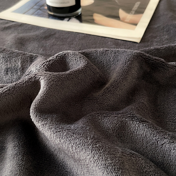 91家纺网 家纺一手货源 找家纺 全季家居 2024新款A类纯色印花高克重加厚保暖包边牛奶绒床单单件 深灰