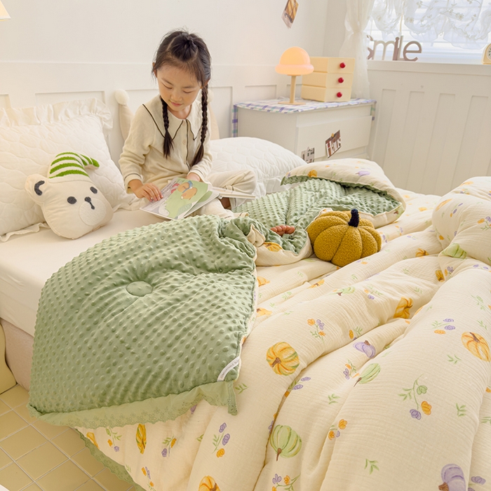 91家纺网 家纺一手货源 找家纺 芯恋家居 2025新款全棉皱皱纱双层纱豆豆被大豆被 七彩南瓜