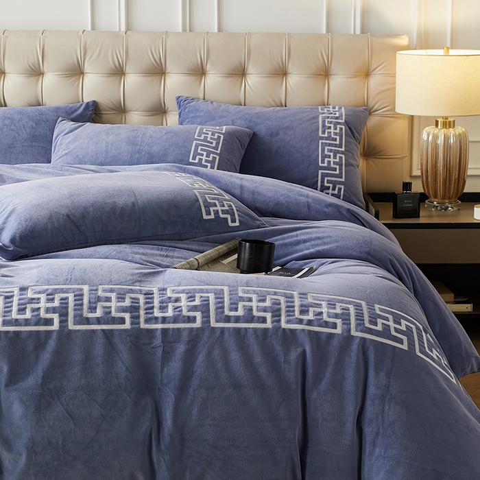 91家纺网 家纺一手货源 找家纺 2024新款锦丝绒美式毛巾绣四件套-巴洛克 巴洛克-雪青