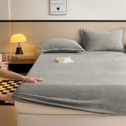 91家纺网 家纺一手货源 找家纺 （总）名兮家居 2024新款高克重加厚纯色牛奶绒床笠床单