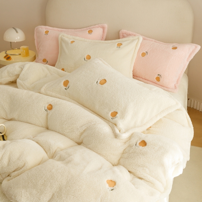 91家纺网 家纺一手货源 找家纺 金奇达家纺 2025秋冬保暖加厚绒类【泰迪绒小刺绣】四件套 温暖郁金香白