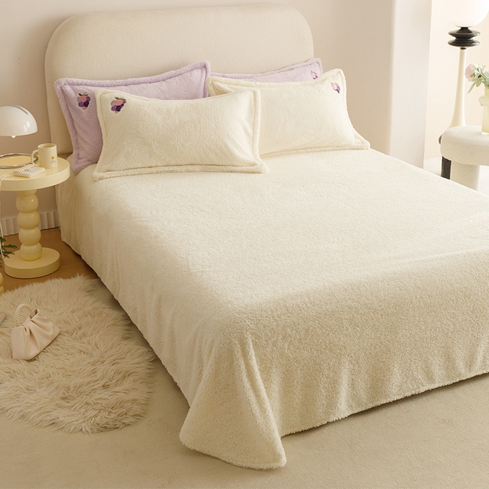 91家纺网 家纺一手货源 找家纺 金奇达家纺 2025秋冬保暖加厚绒类【泰迪绒小刺绣】四件套 泰迪绒-温暖葡萄白