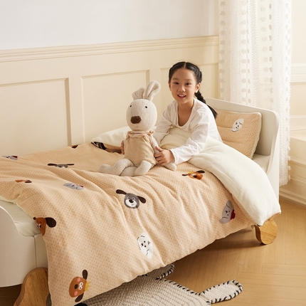 91家纺网 家纺一手货源 找家纺 艾佳宝贝 2024新款牛奶绒多功能儿童盖毯式可脱卸被单被套 汪汪家族