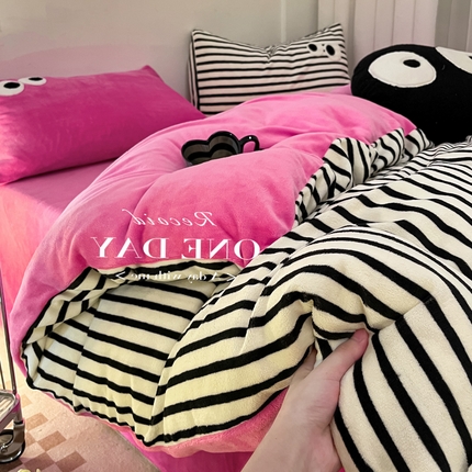 如一 2024新款大眼萌条纹牛奶绒四件套 大眼萌-黑