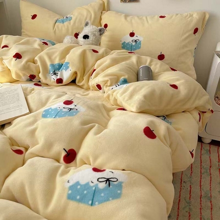 91家纺网 家纺一手货源 找家纺 蜜宿 2024秋冬新款ins韩系牛奶绒四件套 绒-樱桃蛋糕