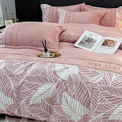 91家纺网 家纺一手货源 找家纺 金麦家纺 2024新款A类金枝玉叶牛奶绒四件套 豆沙