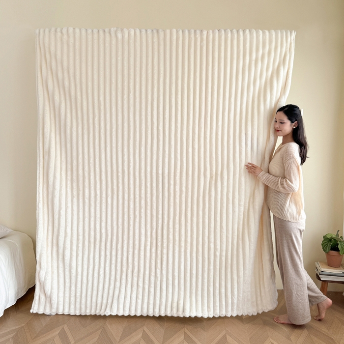 91家纺网 家纺一手货源 找家纺 璐维斯家纺 2025款跨境专供外贸出口电商热销款仿兔毯加厚牛奶绒盖毯 米白