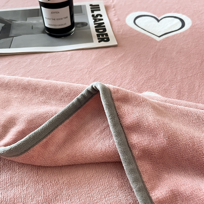 91家纺网 家纺一手货源 找家纺 全季家居 2024新款A类纯色印花高克重加厚保暖包边牛奶绒床单单件 甜心
