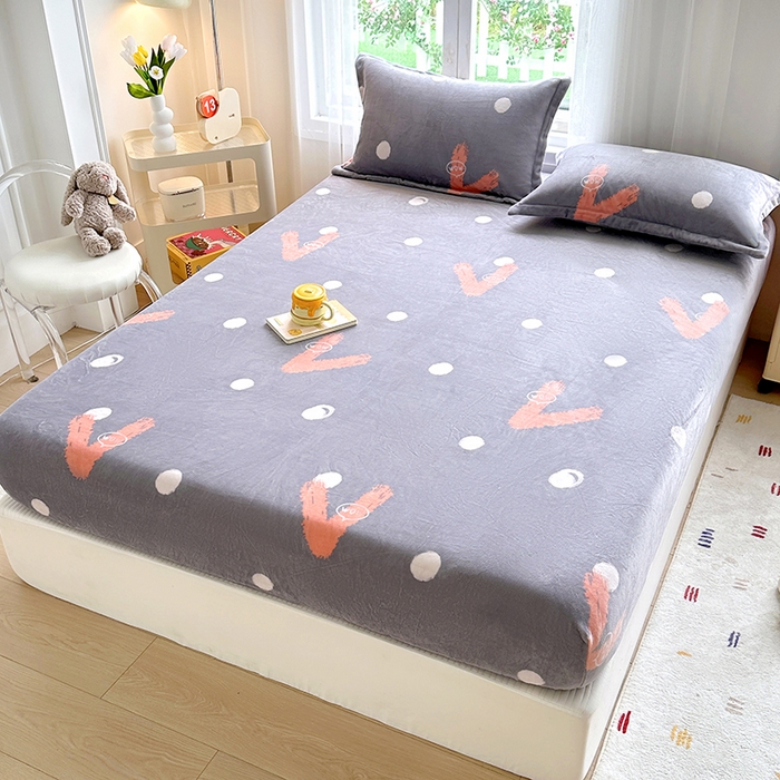 91家纺网 家纺一手货源 找家纺 家贝爱 2024新款加厚保暖牛奶绒床笠 比心