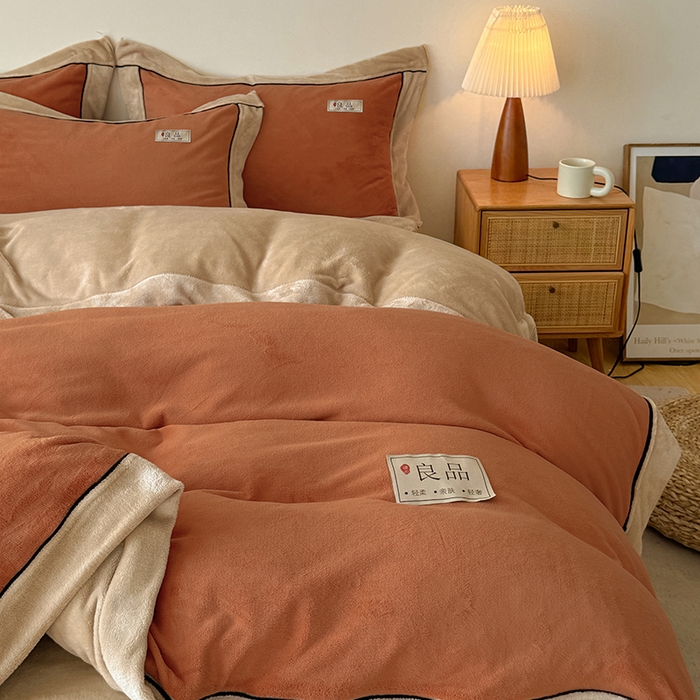 91家纺网 家纺一手货源 找家纺 全季家居 2024新款A类良品纯色双拼牛奶绒高克重加厚保暖四件套 焦糖+暖陀