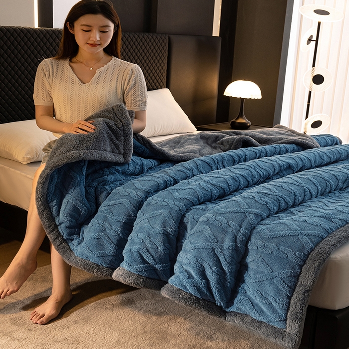 91家纺网 家纺一手货源 找家纺 （总）澳梵家居 2024新款三层夹棉加厚塔肤绒毛毯