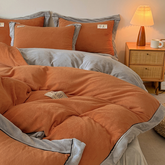 91家纺网 家纺一手货源 找家纺 全季家居 2024新款A类良品纯色双拼牛奶绒高克重加厚保暖四件套 焦糖+浅灰