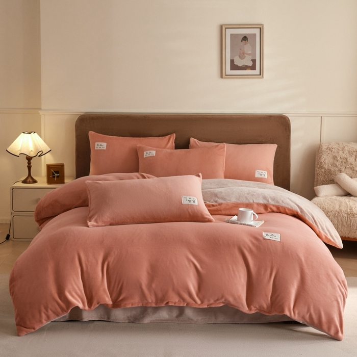 91家纺网 家纺一手货源 找家纺 澳梵家居 2024新款牛奶绒素色双拼四件套--【暖茶系列】 暖茶-热橙C