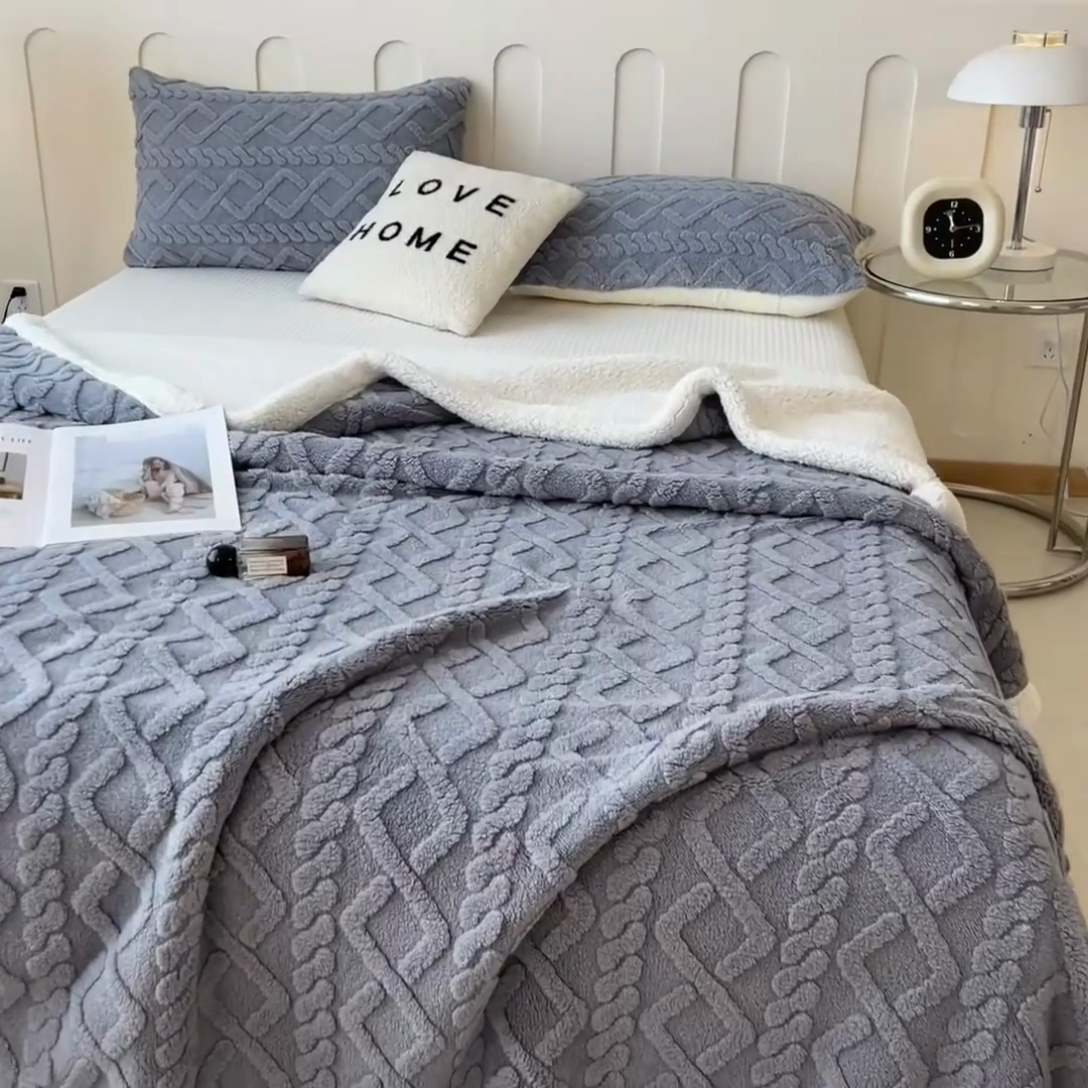 91家纺网 家纺一手货源 找家纺 希廷顿 2024新款高克重双层加厚塔芙绒毛毯 麻花-绅士灰