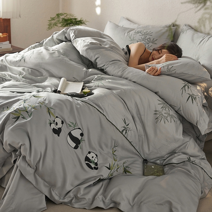 91家纺网 家纺一手货源 找家纺 （总）2025新款亲肤磨毛刺绣四件套-抱竹熊猫