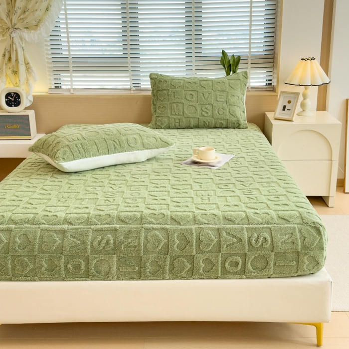 91家纺网 家纺一手货源 找家纺 希廷顿 2024新款柔暖立体剪花塔芙绒床笠 爱心-抹茶绿