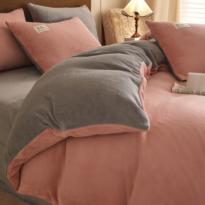 91家纺网 家纺一手货源 找家纺 澳梵家居 2024新款牛奶绒素色双拼四件套--【暖茶系列】 暖茶-豆沙