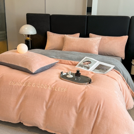 澳梵家居 2024新款牛奶绒刺绣四件套--【山岚系列】 粉玉拼灰