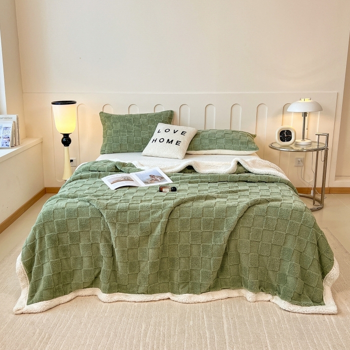 91家纺网 家纺一手货源 找家纺 希廷顿 2024新款高克重双层加厚塔芙绒毛毯 方格-抹茶绿
