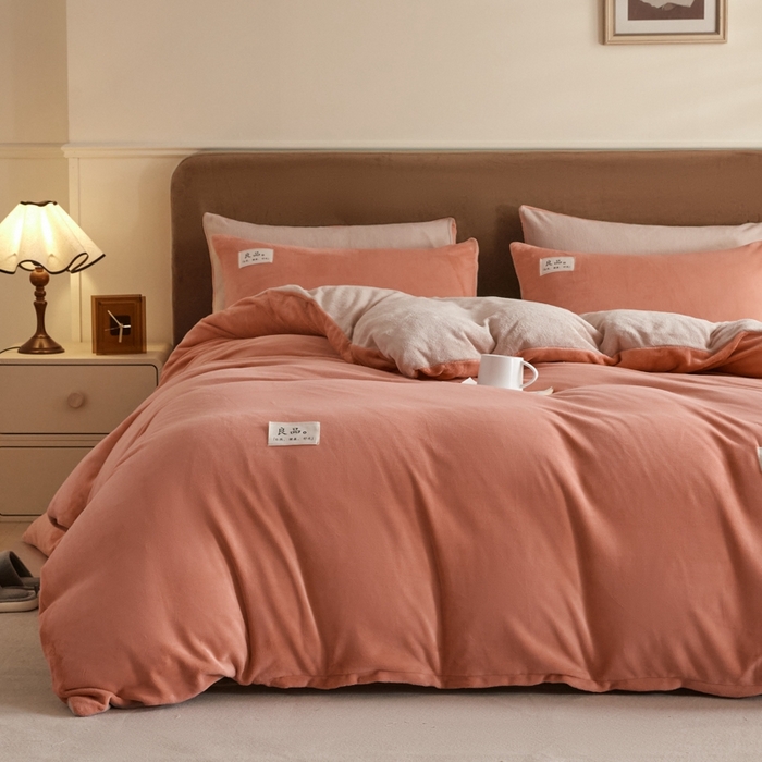 91家纺网 家纺一手货源 找家纺 澳梵家居 2024新款牛奶绒素色双拼四件套--【暖茶系列】 暖茶-热橙C