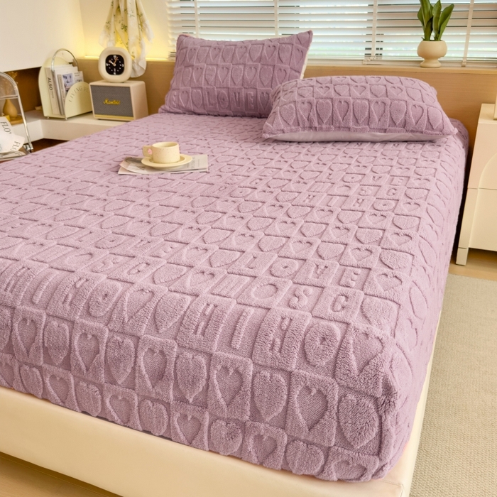 91家纺网 家纺一手货源 找家纺 希廷顿 2024新款柔暖立体剪花塔芙绒床笠 爱心-香芋紫