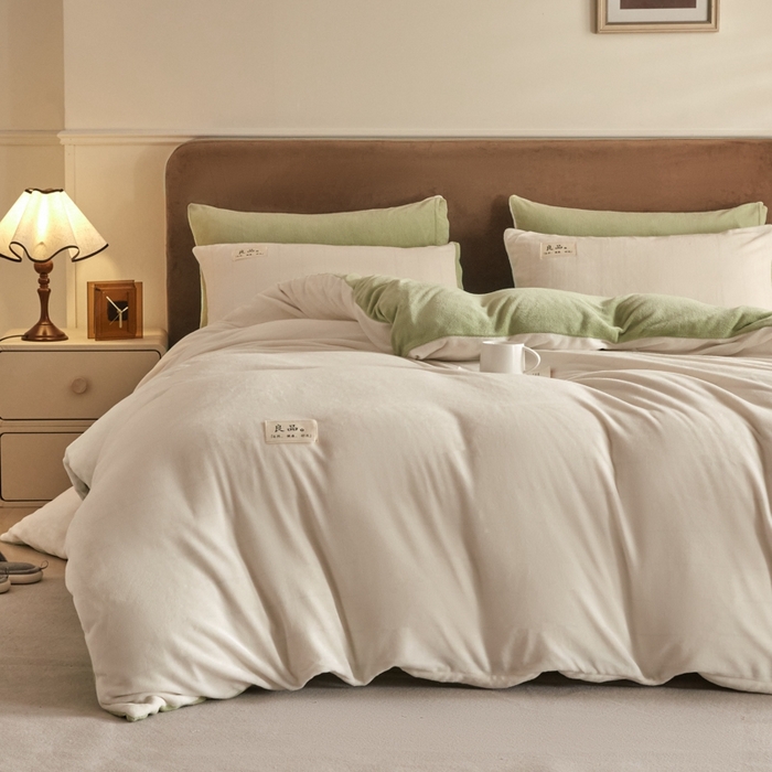 91家纺网 家纺一手货源 找家纺 澳梵家居 2024新款牛奶绒素色双拼四件套--【暖茶系列】 暖茶-茉莉青提