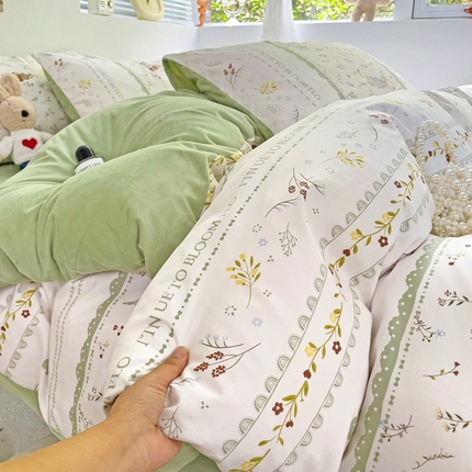 91家纺网 家纺一手货源 找家纺 盛馨家纺 2024秋冬棉加绒13372全棉宝宝绒牛奶绒床单床笠保暖绒四件套 绿野小兔