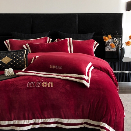 91家纺网 家纺一手货源 找家纺 （总）瑞雪家居 2024新款牛奶绒宽边刺绣四件套-喜奈