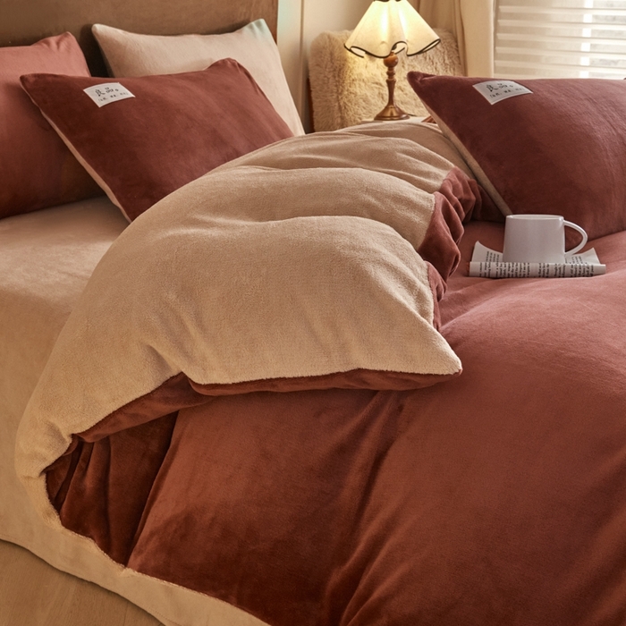 91家纺网 家纺一手货源 找家纺 澳梵家居 2024新款牛奶绒素色双拼四件套--【暖茶系列】 暖茶-红糖姜茶