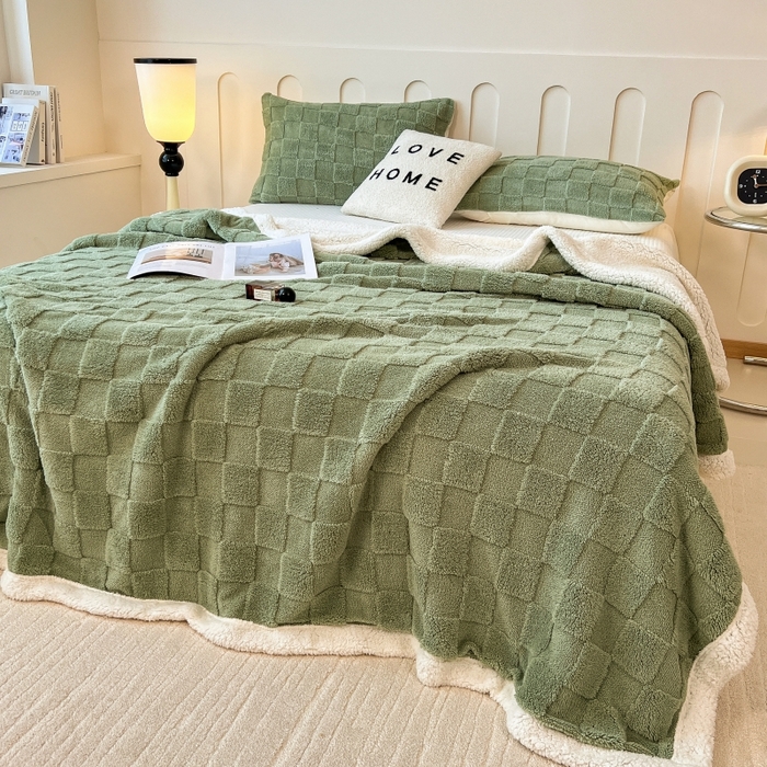 91家纺网 家纺一手货源 找家纺 希廷顿 2024新款高克重双层加厚塔芙绒毛毯 方格-抹茶绿