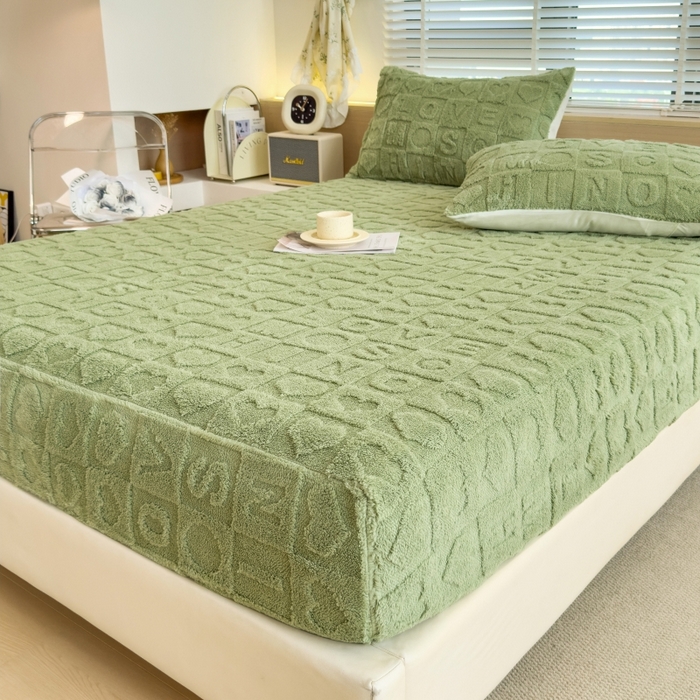 91家纺网 家纺一手货源 找家纺 希廷顿 2024新款柔暖立体剪花塔芙绒床笠 爱心-抹茶绿
