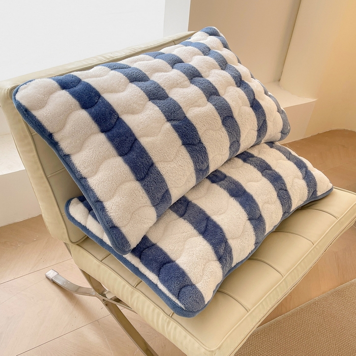 91家纺网 家纺一手货源 找家纺 2024秋冬北极绒加厚夹棉床笠三件套印花泰迪绒床垫保护套罩-格子条纹系（暖光图）条纹-高贵蓝