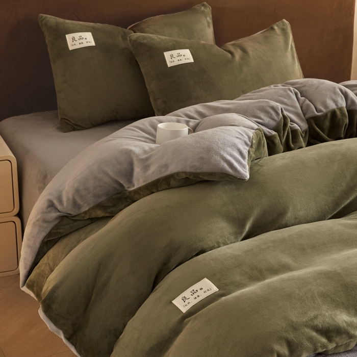 91家纺网 家纺一手货源 找家纺 澳梵家居 2024新款牛奶绒素色双拼四件套--【暖茶系列】 暖茶-橄榄绿