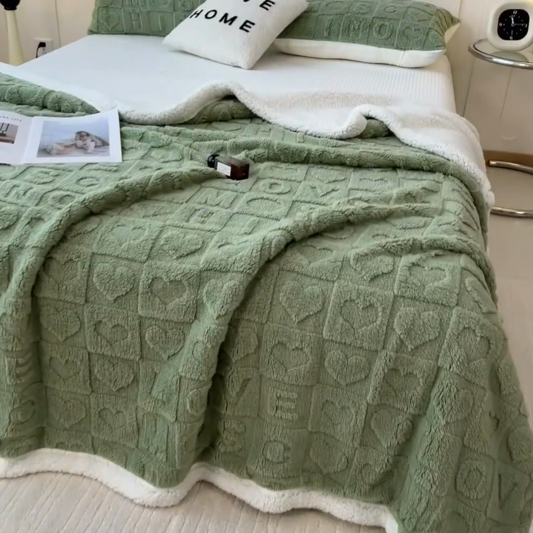 91家纺网 家纺一手货源 找家纺 希廷顿 2024新款高克重双层加厚塔芙绒毛毯 爱心-抹茶绿