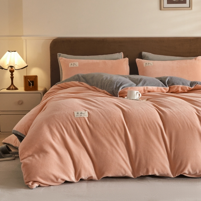 91家纺网 家纺一手货源 找家纺 澳梵家居 2024新款牛奶绒素色双拼四件套--【暖茶系列】 暖茶-粉玉