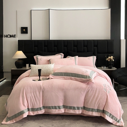 91家纺网 家纺一手货源 找家纺 （总）瑞雪家居 2025新款牛奶绒拼接刺绣四件套-蕾米