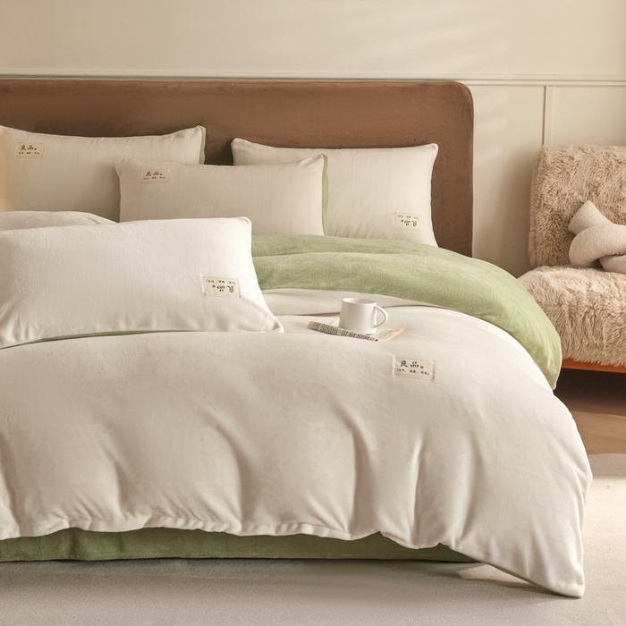91家纺网 家纺一手货源 找家纺 澳梵家居 2024新款牛奶绒素色双拼四件套--【暖茶系列】 暖茶-茉莉青提