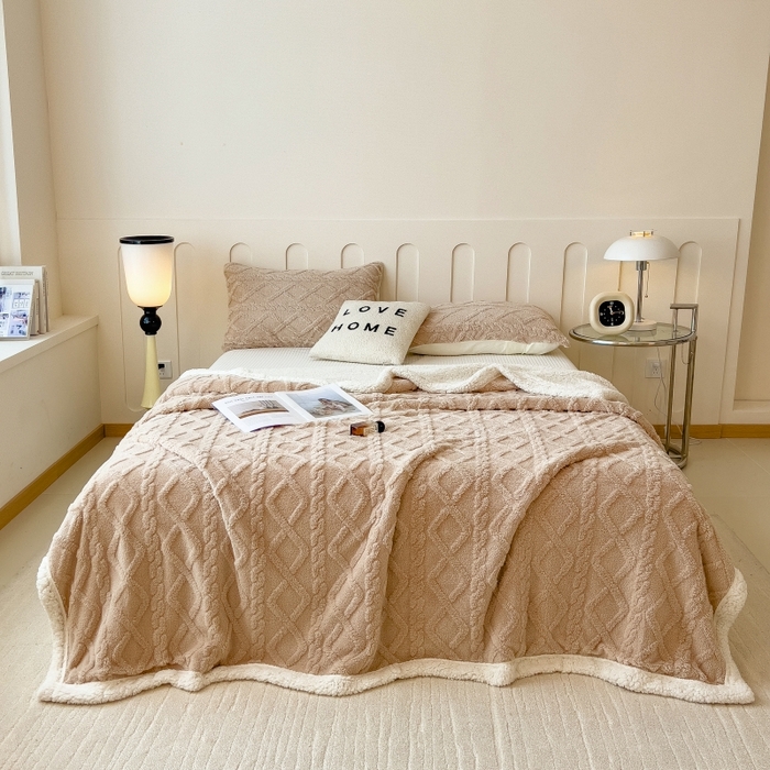 91家纺网 家纺一手货源 找家纺 希廷顿 2024新款高克重双层加厚塔芙绒毛毯 麻花-奶咖色