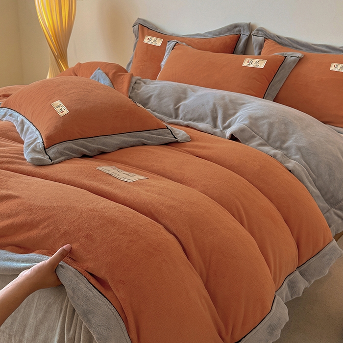 91家纺网 家纺一手货源 找家纺 全季家居 2024新款A类良品纯色双拼牛奶绒高克重加厚保暖四件套 焦糖+浅灰