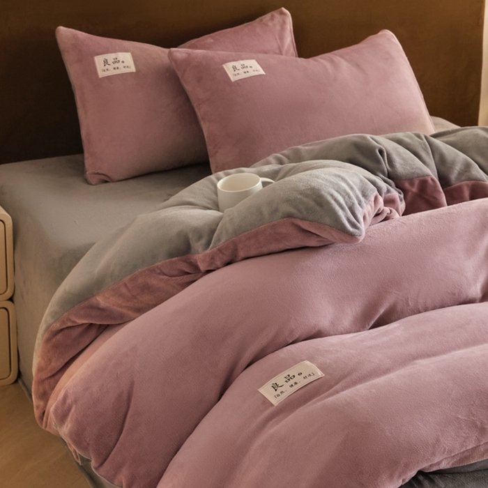 91家纺网 家纺一手货源 找家纺 澳梵家居 2024新款牛奶绒素色双拼四件套--【暖茶系列】 暖茶-芋泥紫