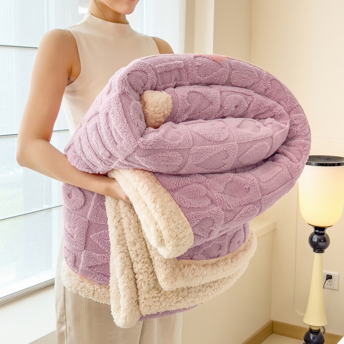 91家纺网 家纺一手货源 找家纺 希廷顿 2024新款高克重双层加厚塔芙绒毛毯 爱心-香芋紫