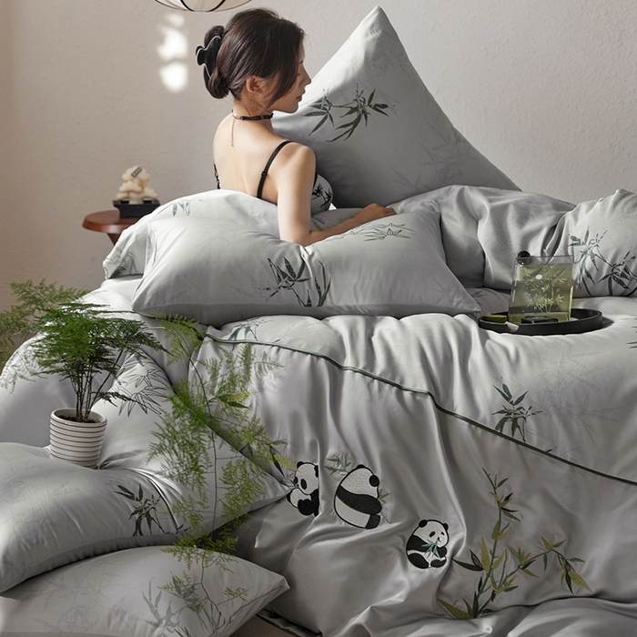 91家纺网 家纺一手货源 找家纺 （总）2025新款亲肤磨毛刺绣四件套-抱竹熊猫