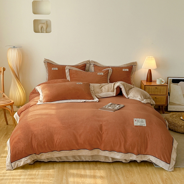 91家纺网 家纺一手货源 找家纺 全季家居 2024新款A类良品纯色双拼牛奶绒高克重加厚保暖四件套 焦糖+暖陀