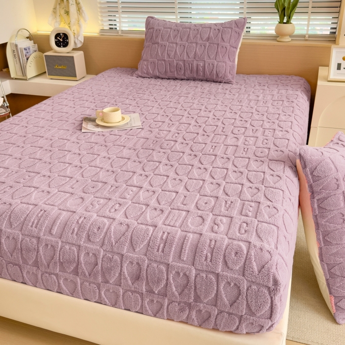 91家纺网 家纺一手货源 找家纺 希廷顿 2024新款柔暖立体剪花塔芙绒床笠 爱心-香芋紫