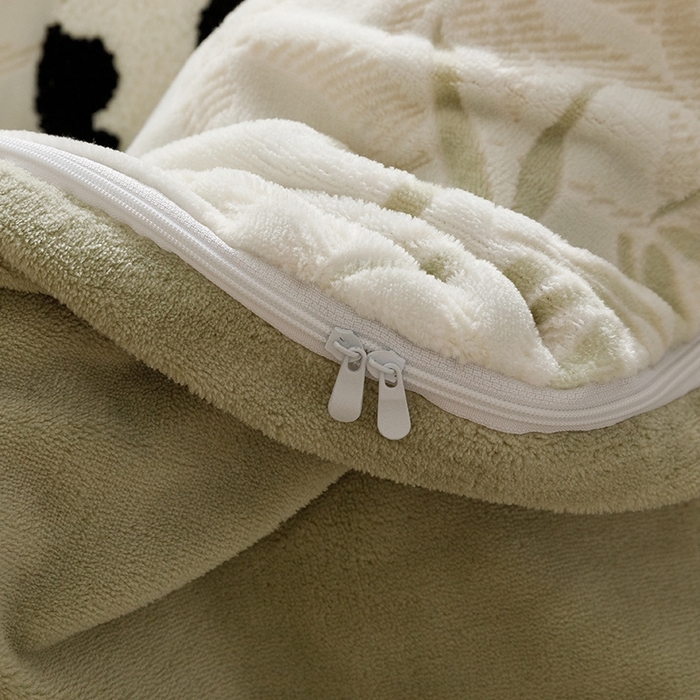 91家纺网 家纺一手货源 找家纺 蜜柚 2024新款230克全消光色烂牛奶绒毛巾绣四件套 熊猫墩墩-绿