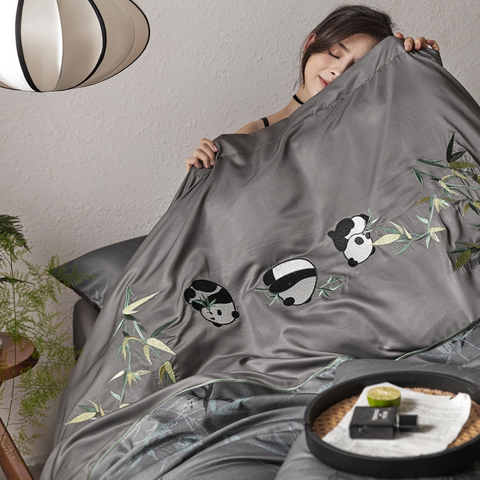 91家纺网 家纺一手货源 找家纺 2025新款亲肤磨毛刺绣四件套-抱竹熊猫 抱竹熊猫-深灰